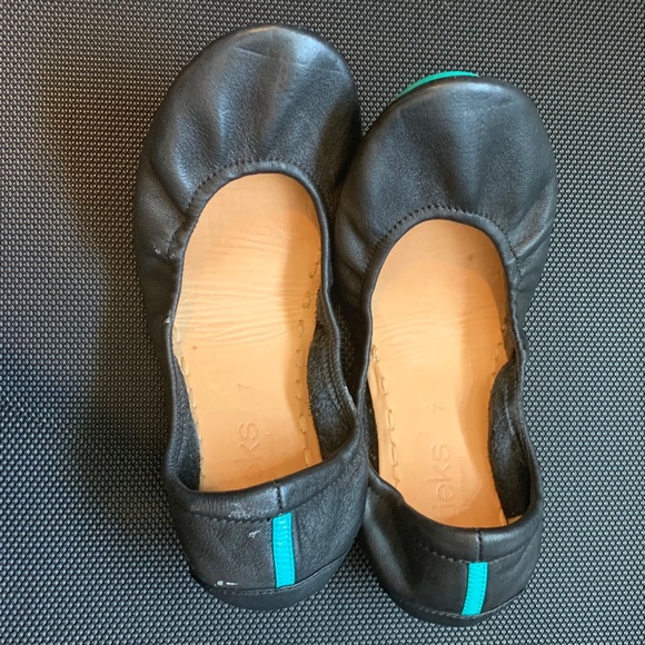 Tieks Shoes - Tieks Black Flats - Size 7